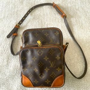 Louis Vuitton Cross body camera bag